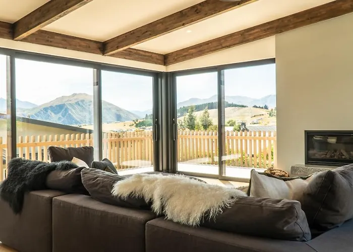 Farrant Drive - Sleeps 8 - & Mountain Views - Modern & Stylish 度假居 瓦纳卡