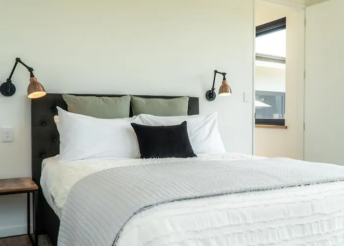 度假居 Farrant Drive - Sleeps 8 - & Mountain Views - Modern & Stylish 瓦纳卡